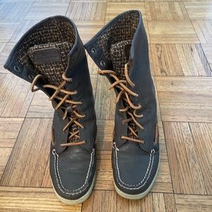Brown Sperry boot